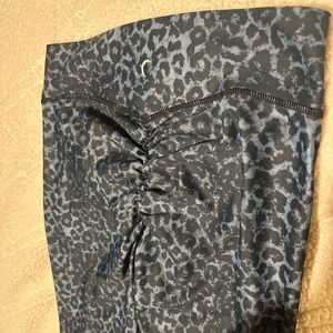 ZYIA Active Gray Patterned Leggings